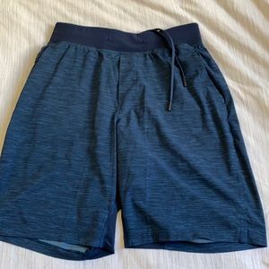 LULULEMON LIKE NEW T.H.E. SHORT, 9inch size small
